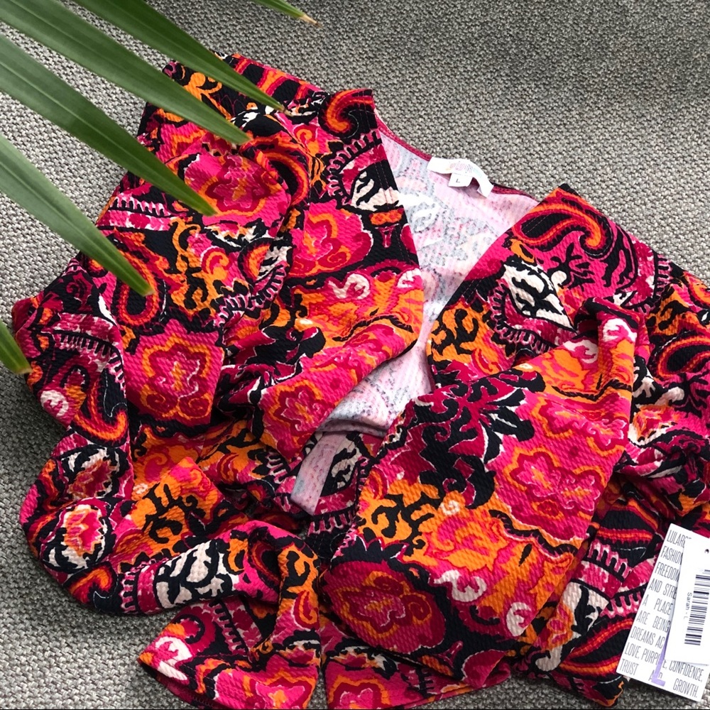 Gorgeous psychedelic hippie Sarah from LLR